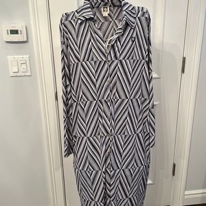 Women’s Anne Klein, black and white button down dress size large